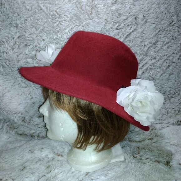 Doeskin felt hat,1980's , 100% wool. Made in the USA. Burgundy w white flowers - Picture 4 of 6